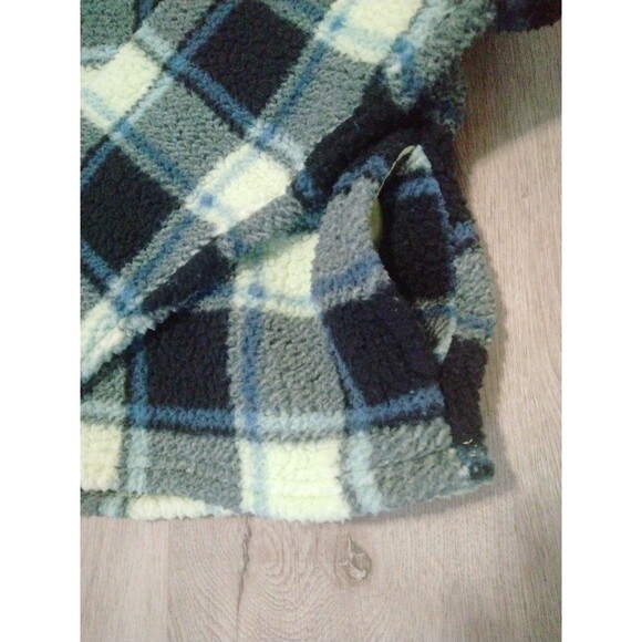 American Eagle Sherpa pullover Medium blue plaid - Picture 3 of 5